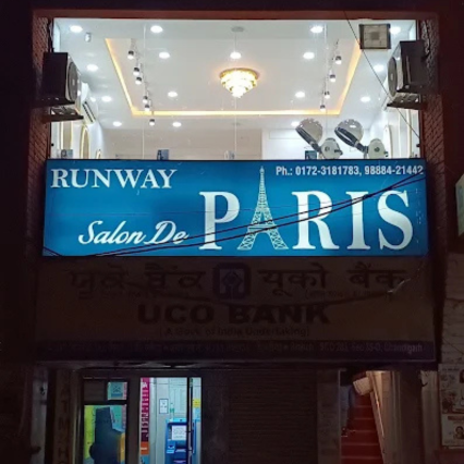 RUNWAY SALON DE PARIS