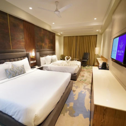 HOTEL DREAMZ INN & SUITES
