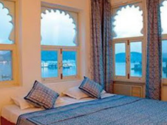 Jaiwana Haveli – Lake Facing Hotel