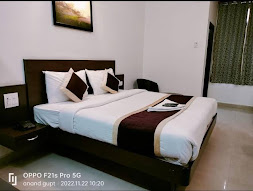HOTEL FOUR SEASON