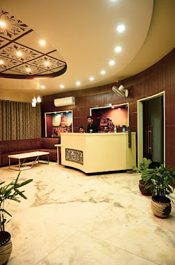 HOTEL FOUR SEASON